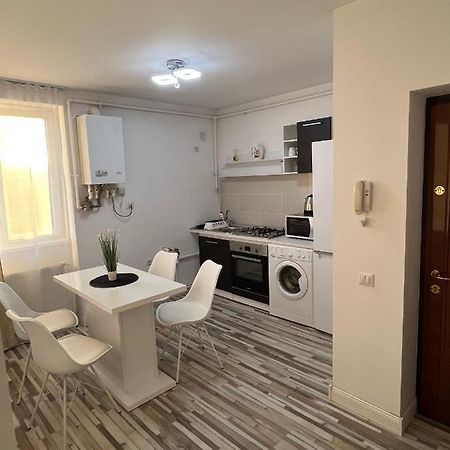 White One Apartment Petroşani Exterior foto